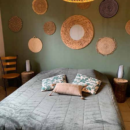 A La Mare Du Vieux Chene Bed & Breakfast Bellegarde-Poussieu ภายนอก รูปภาพ