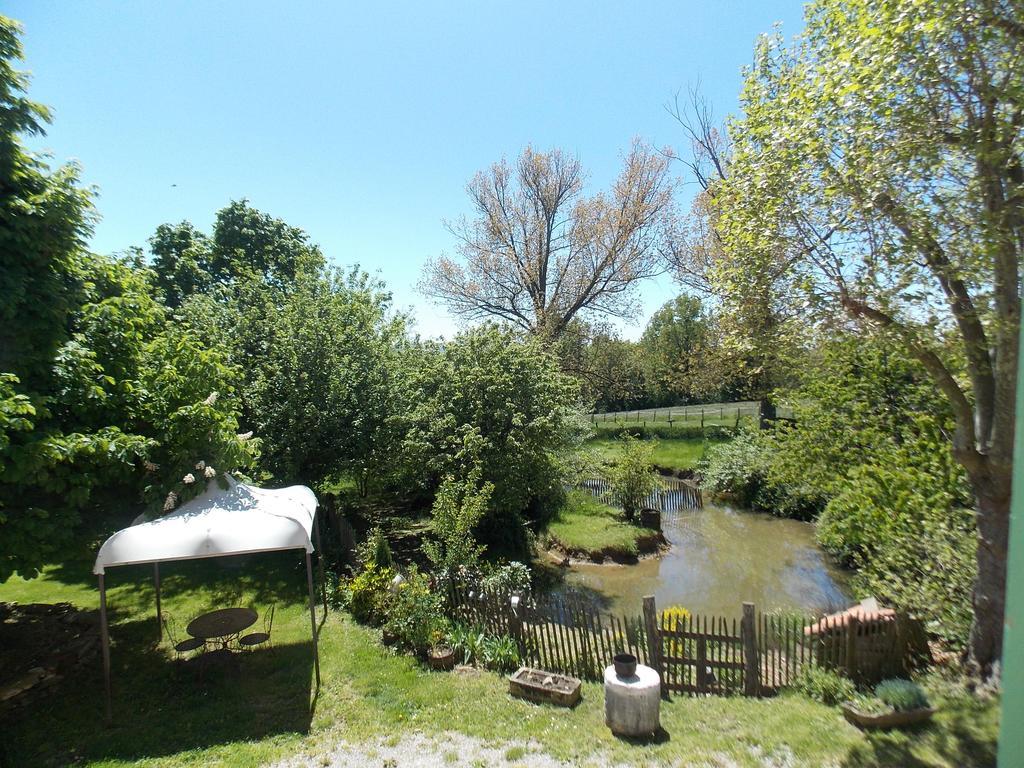A La Mare Du Vieux Chene Bed & Breakfast Bellegarde-Poussieu ภายนอก รูปภาพ