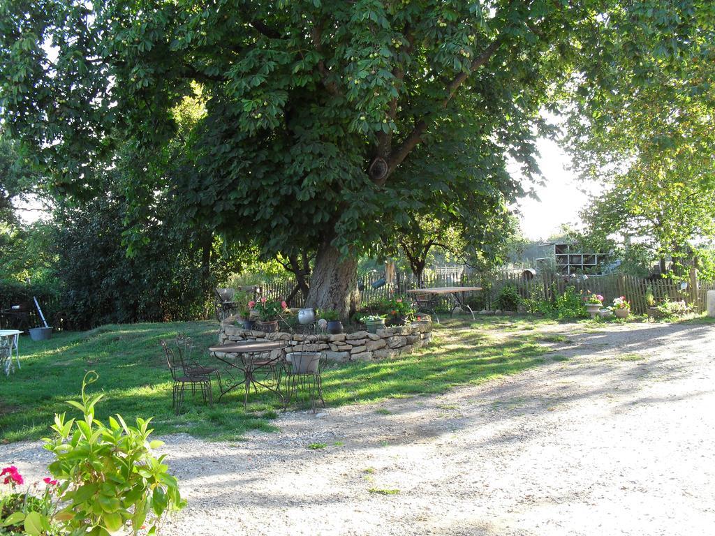 A La Mare Du Vieux Chene Bed & Breakfast Bellegarde-Poussieu ภายนอก รูปภาพ